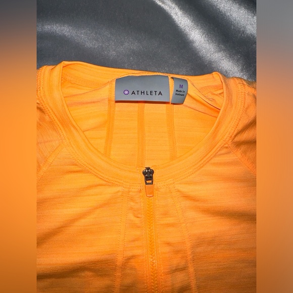 No Flaws! Athleta Pacifica Long Sleeve Dry Fit Size M - Picture 4 of 6
